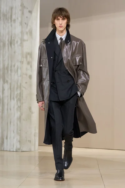Look 11